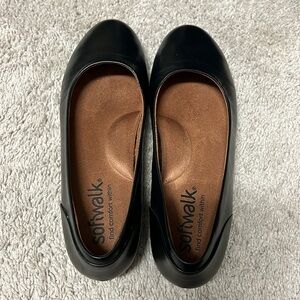 Nearly New SoftWalk Ballet Flats